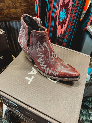 Dixon Ariat Fashion Bootie - Weathered Red